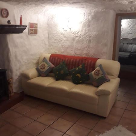 The Welcome Cave Freila Exterior foto