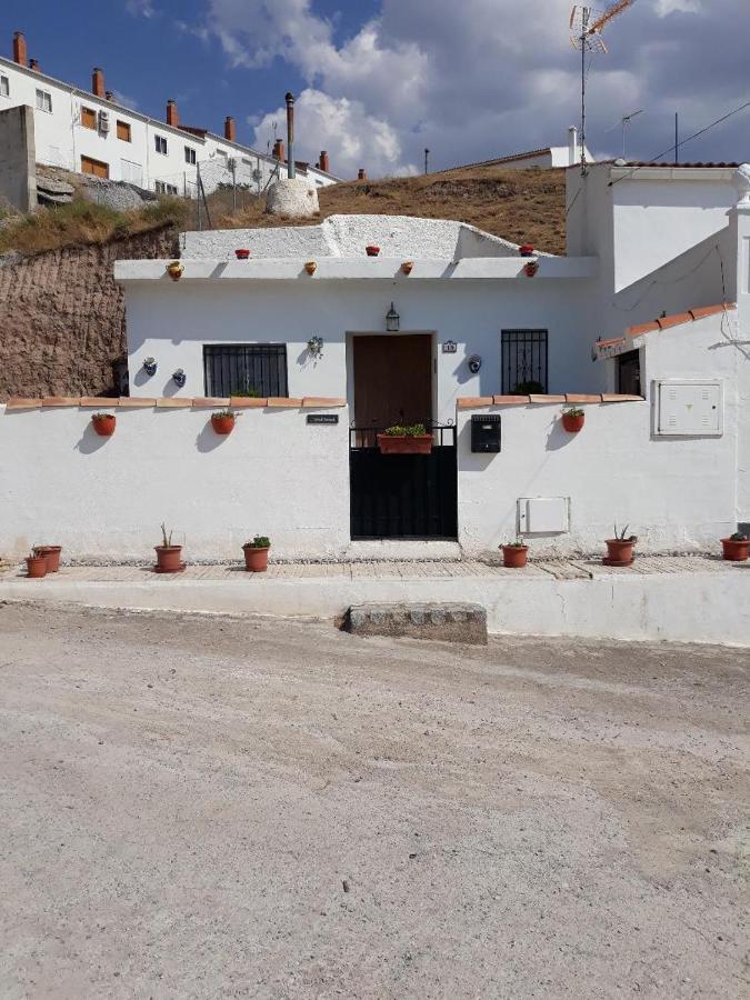 The Welcome Cave Freila Exterior foto